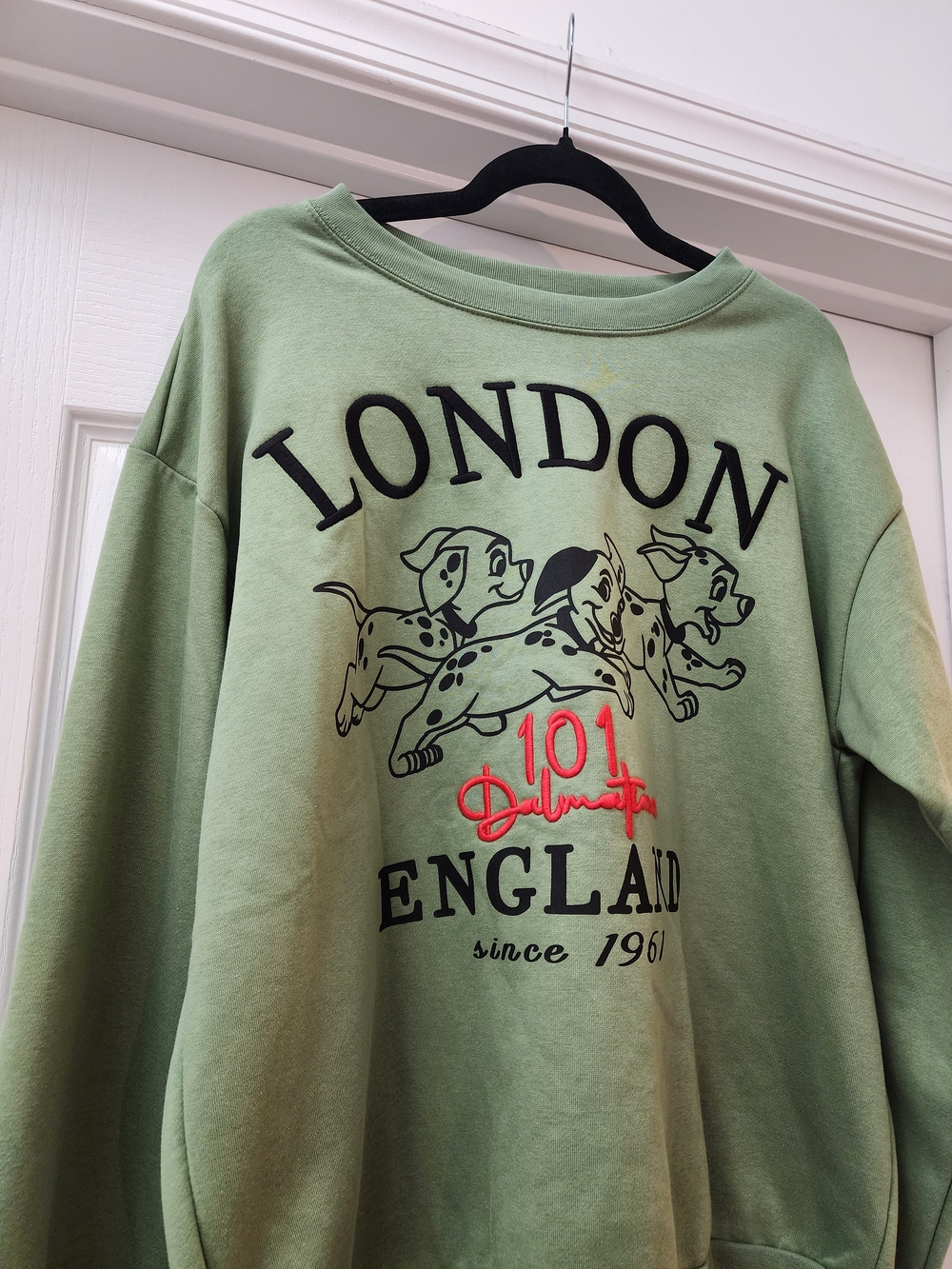 NWT w/Original Disney Tags London England 101 Dalmatians Green Sweatshirt-XL